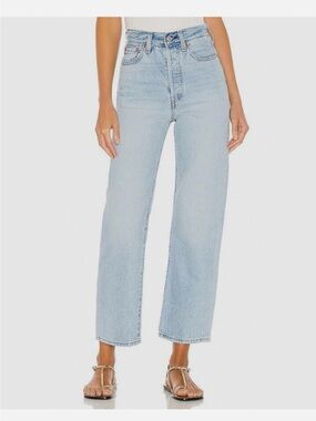 Levi's Ribcage Straight Ankle Jeans in color Middle Road